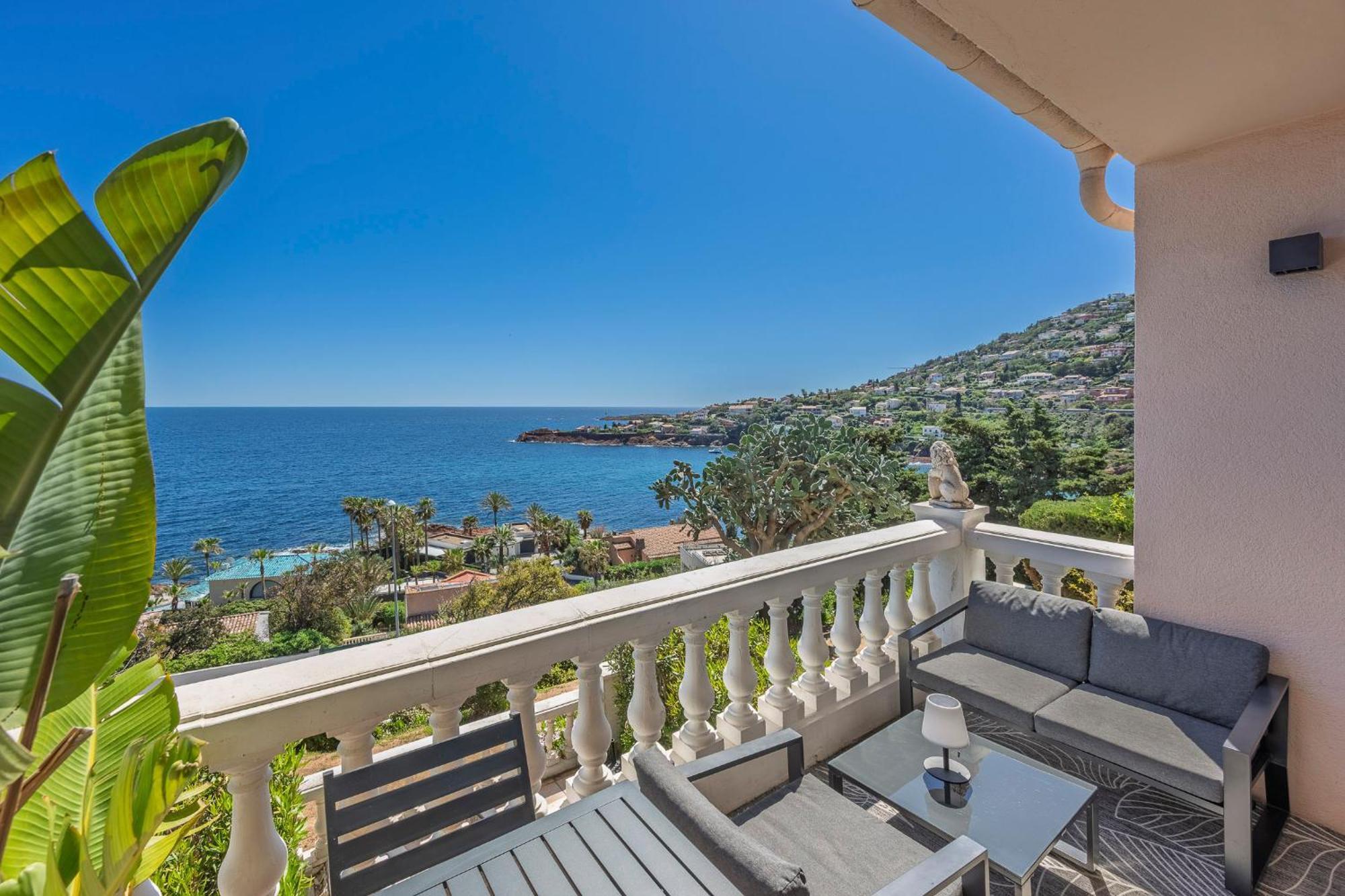 Apartment Tresor D Antheor- Bord De Saint-Raphaël