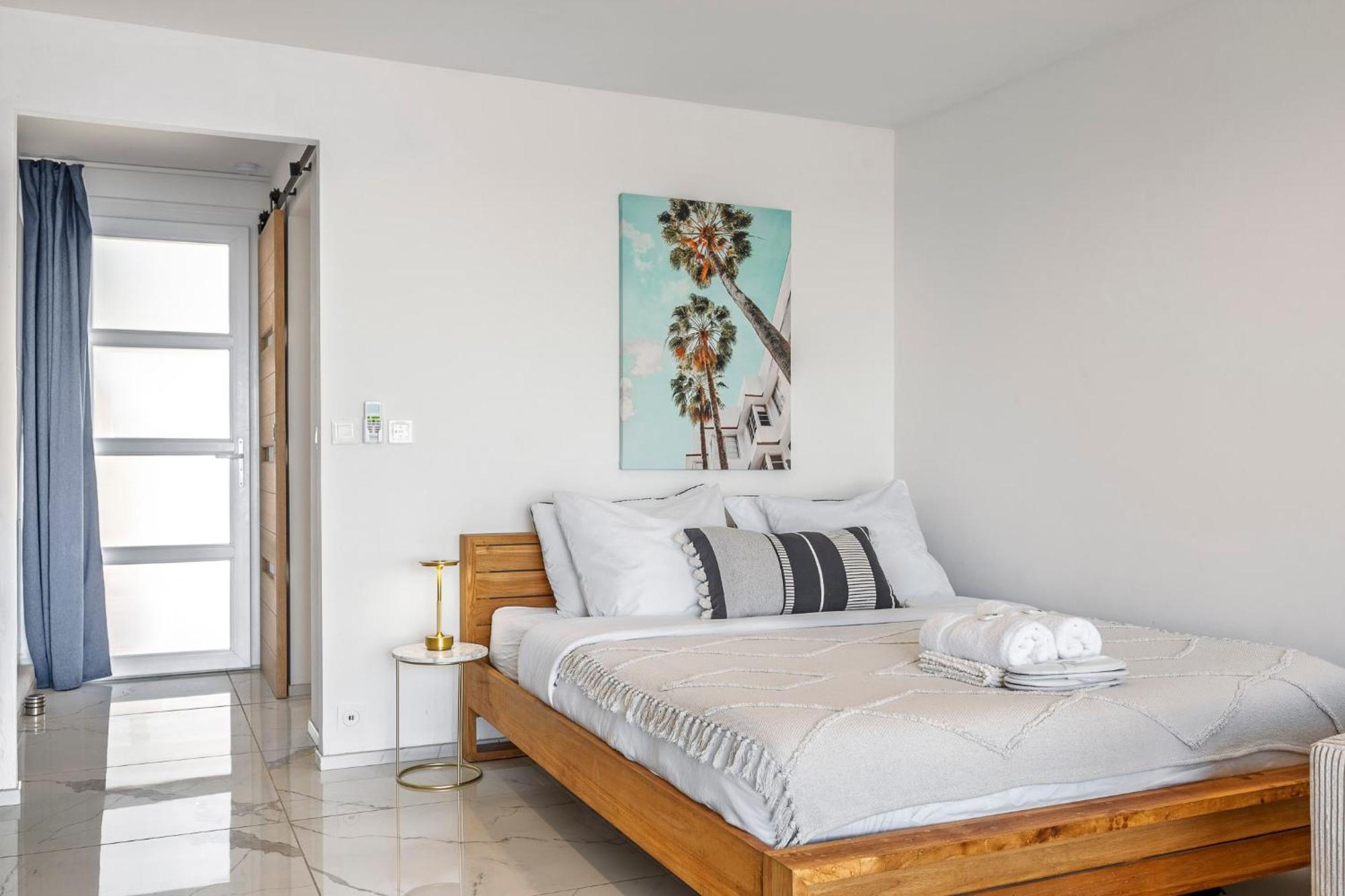 Tresor D Antheor- Bord De Apartment